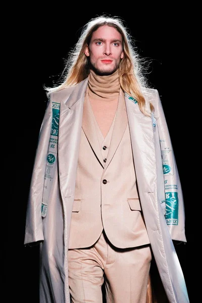 Look 20